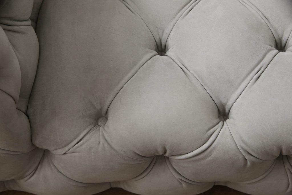 中古　3か月の短期使用　baxter(バクスター)　パオラ・ナヴォーネ(PAOLA NAVONE)デザイン　チェスタームーンソファ(CHESTER MOON SOFA)　洗練されたエレガントなデザインが魅力の2人掛けソファ(二人掛け、2P)(定価約446万円)(R-068552)