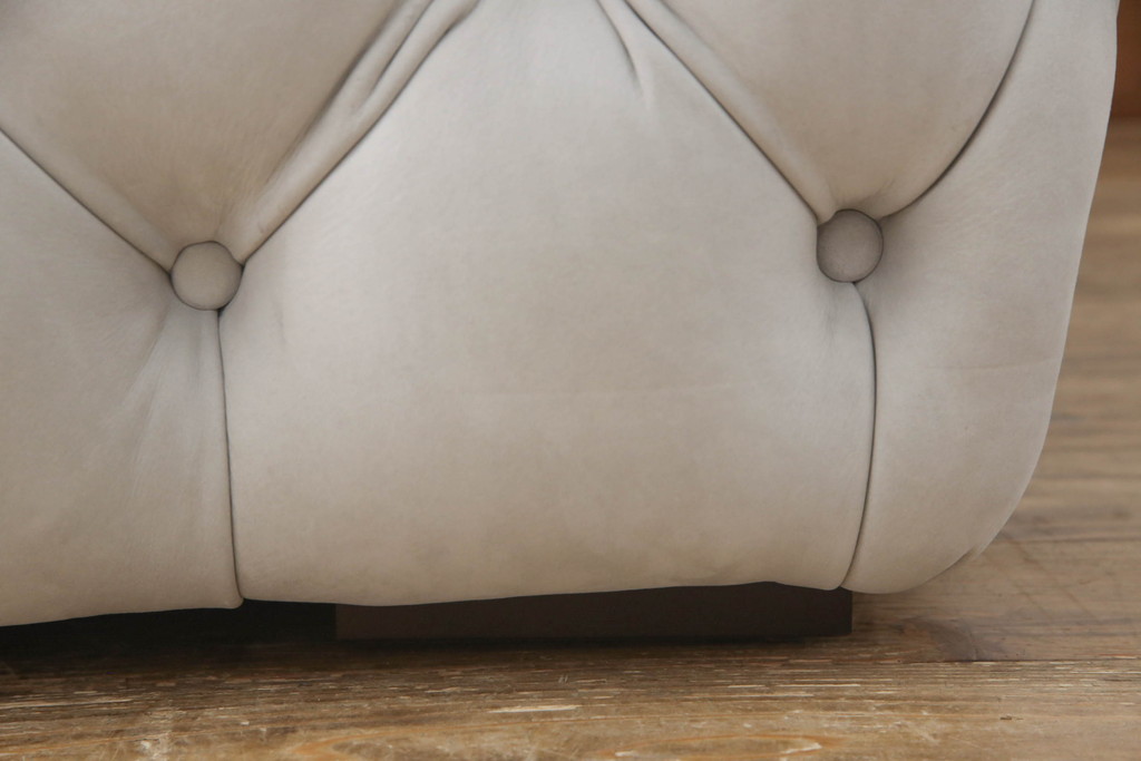 中古　3か月の短期使用　baxter(バクスター)　パオラ・ナヴォーネ(PAOLA NAVONE)デザイン　チェスタームーンソファ(CHESTER MOON SOFA)　洗練されたエレガントなデザインが魅力の2人掛けソファ(二人掛け、2P)(定価約446万円)(R-068552)