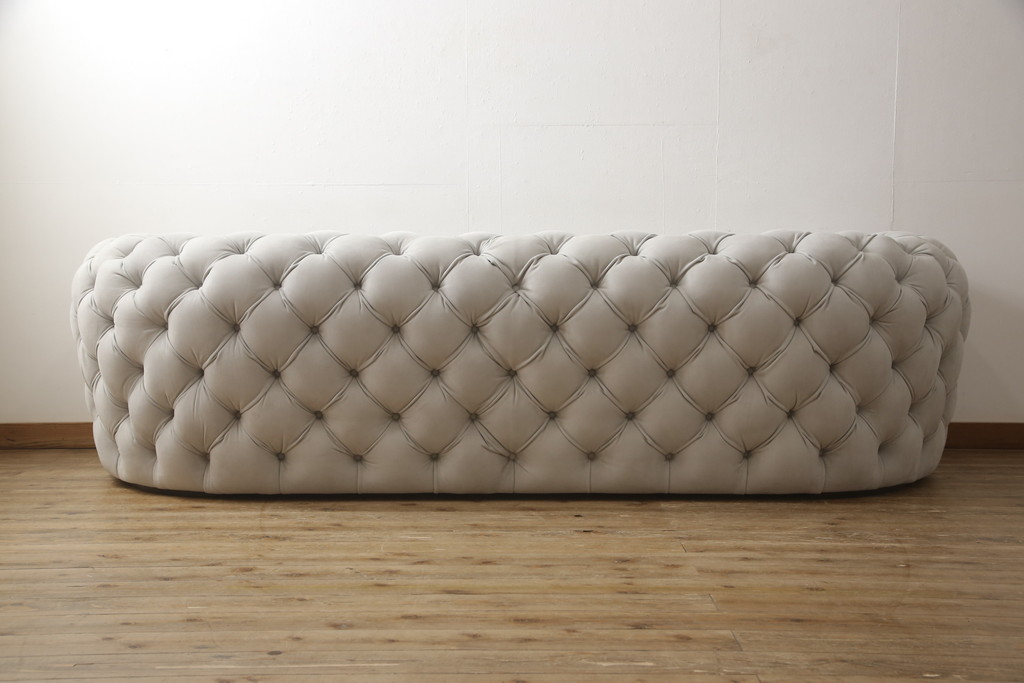 中古　3か月の短期使用　baxter(バクスター)　パオラ・ナヴォーネ(PAOLA NAVONE)デザイン　チェスタームーンソファ(CHESTER MOON SOFA)　洗練されたエレガントなデザインが魅力の2人掛けソファ(二人掛け、2P)(定価約446万円)(R-068552)