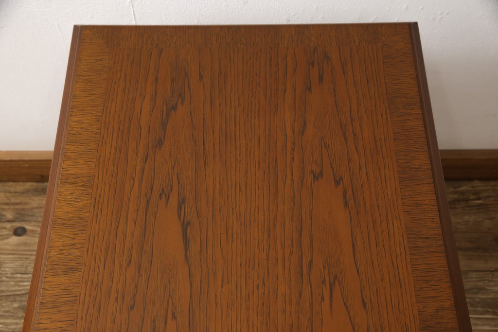 中古　美品　DREXEL HERITAGE(ドレクセルヘリテイジ)　細部までこだわりの詰まったデザインが素敵なサイドテーブル(ローテーブル、ナイトテーブル)(R-054440)