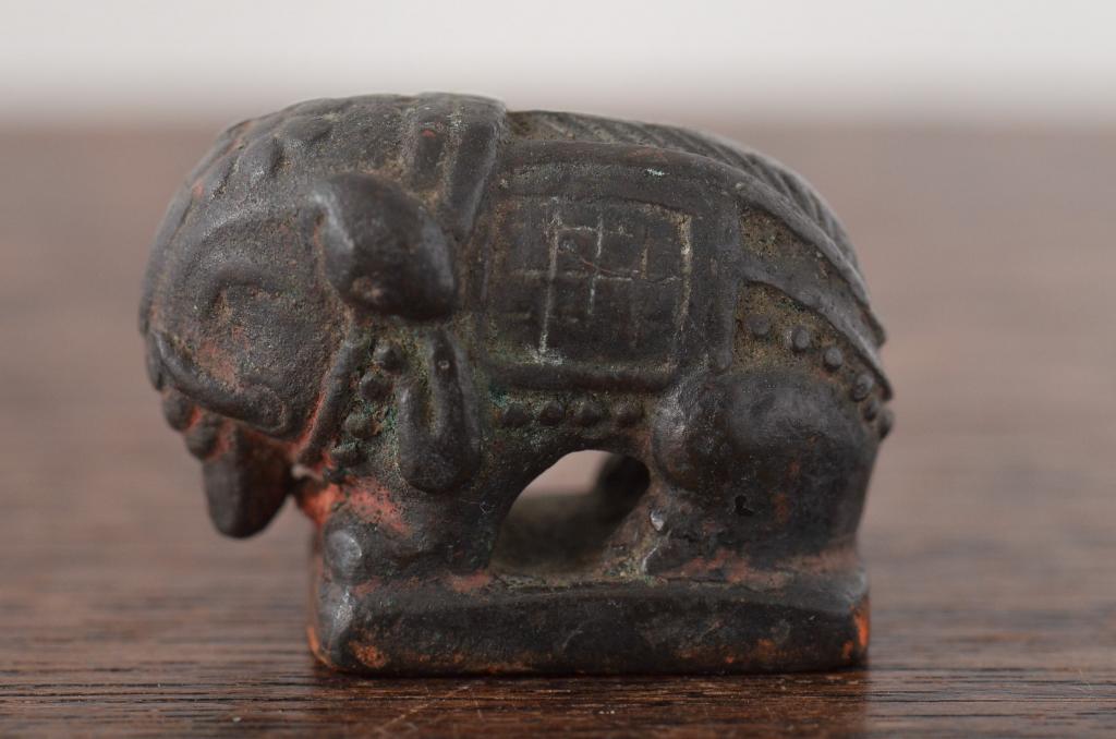 古銅唐金　象形印材(中国?、文鎮)(R-045734)