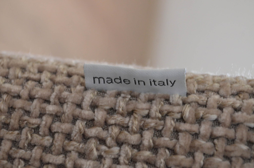 中古　美品　イタリア　Molteni&C(モルテーニ)　CAMDEN(カムデン)　優雅なくつろぎのひと時におすすめなソファ(二人掛け、2人掛け、2P、三人掛け、3人掛け、トリプルソファ)(定価約585,000円)(R-069098)