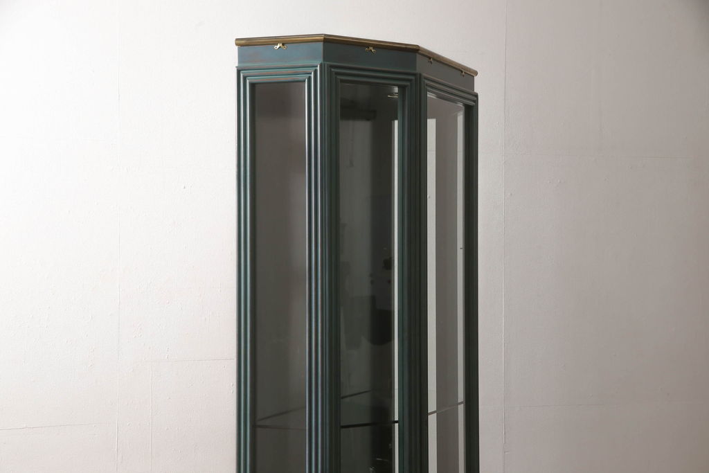 中古　バロッサバレンティ(VARO,S.A. VALENTI)　グリーンカラーが空間のアクセントになる5面ガラスのキュリオケース(ガラスケース、陳列棚、店舗什器)(R-050878)