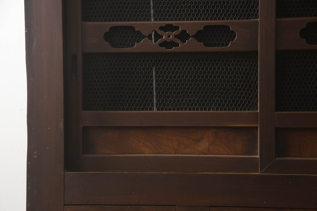 和製アンティーク　上質な空間を演出する水屋箪笥サイドボード(食器棚、戸棚、収納棚)(R-068820)