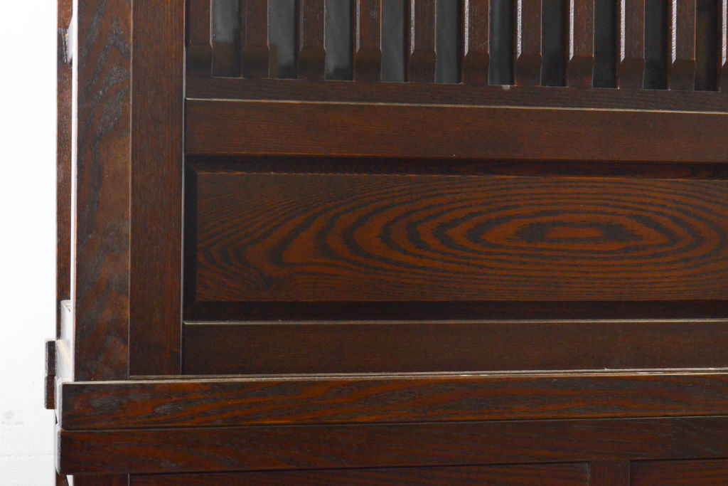 中古　民芸家具　展示未使用品　タモ材　上質な和の空間づくりに取り入れたいシックな水屋箪笥サイドボード(収納棚、戸棚、食器棚、キャビネット)(R-061455)