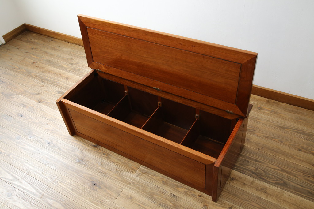 中古　美品　花梨材の温かみのある色合いと木目を楽しめる収納付きベンチ(長椅子、イス、板座チェア)(R-057670)