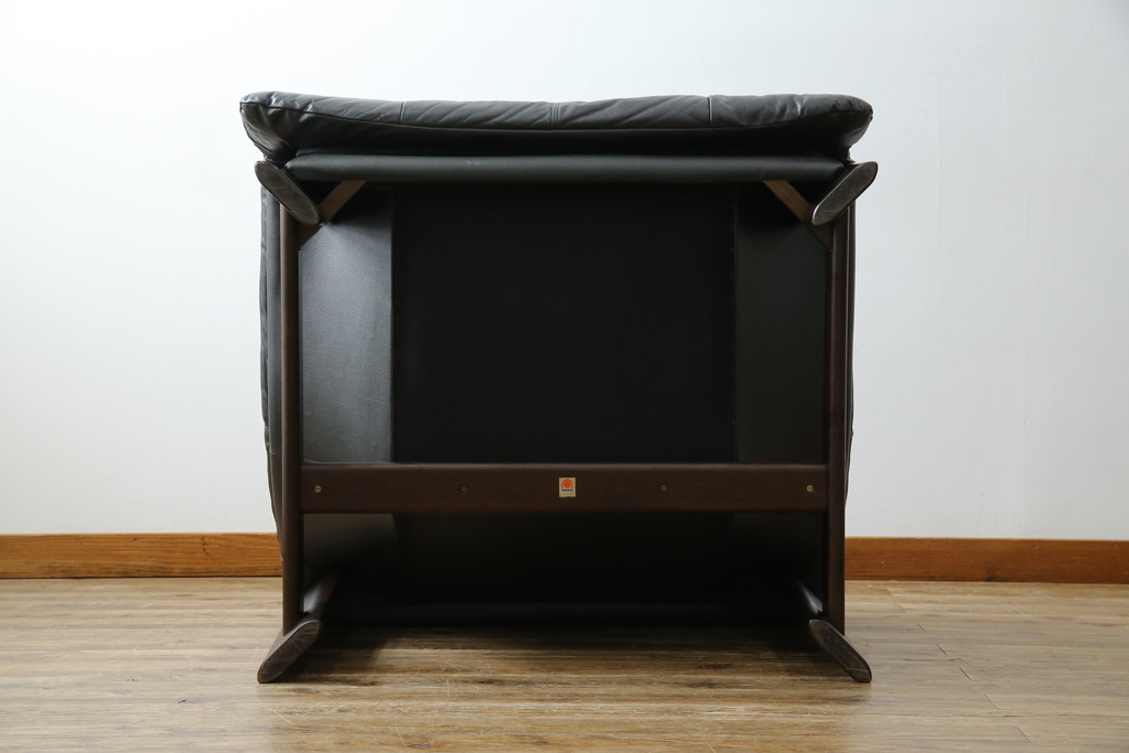 中古　美品　国産職人手作り　アサヒ木工　本革(一部合皮)　安らぎの空間を演出する1人掛けソファ(アームチェア、1Pソファ、一人掛け、レザー)(定価約13万円)(R-082109)