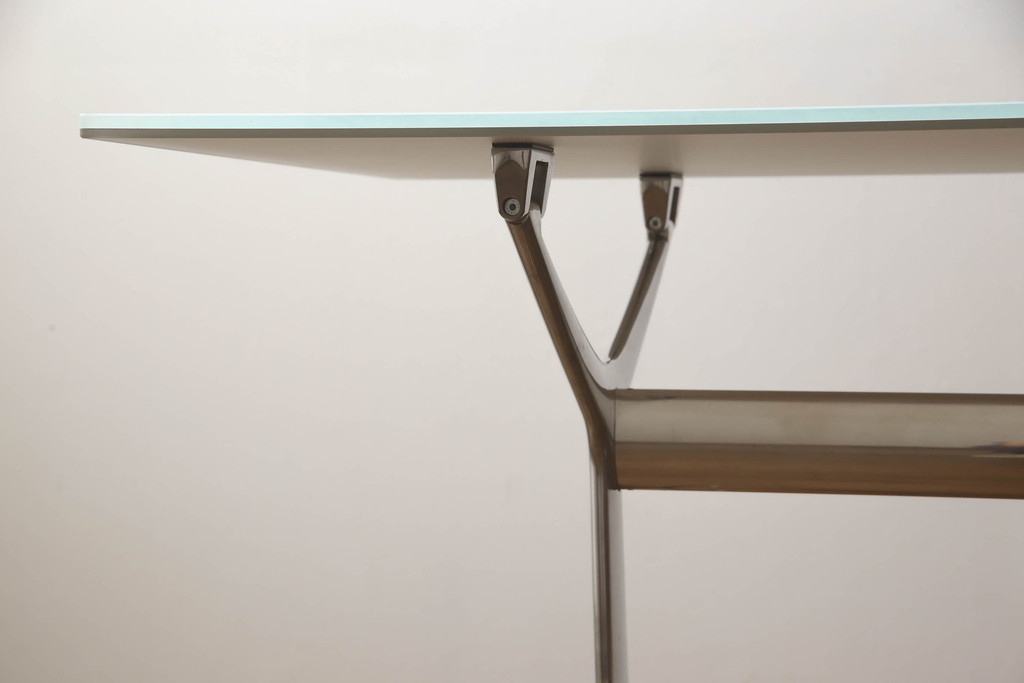中古 Cassina(カッシーナ) Alias(アリアス) FRAMETABLE ガラス天 中古 Cassina(カッシーナ) Alias(アリアス) FRAMETABLE ガラス天