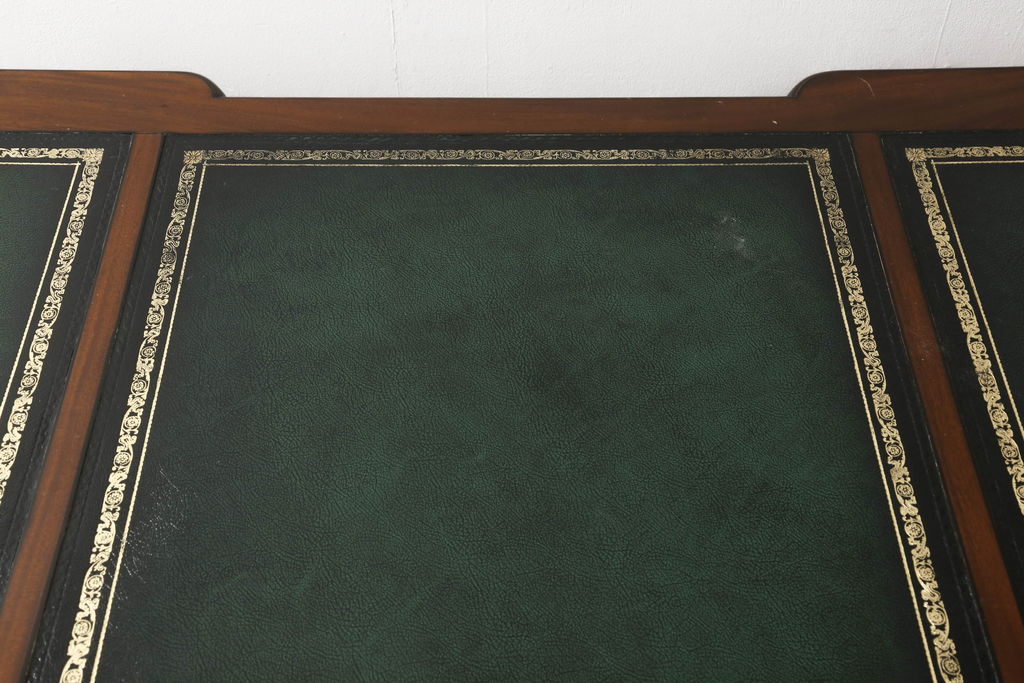 中古　美品　海外輸入品　マホガニー材　レザートップ(革)　Camerin(カメリン)　 VICTORIA COLLECTION(ヴィクトリアコレクション)　エレガントな英国様式プレジデントデスク(ニーホールデスク、両袖デスク、ワークデスク、在宅用、在宅ワーク)(R-061564)