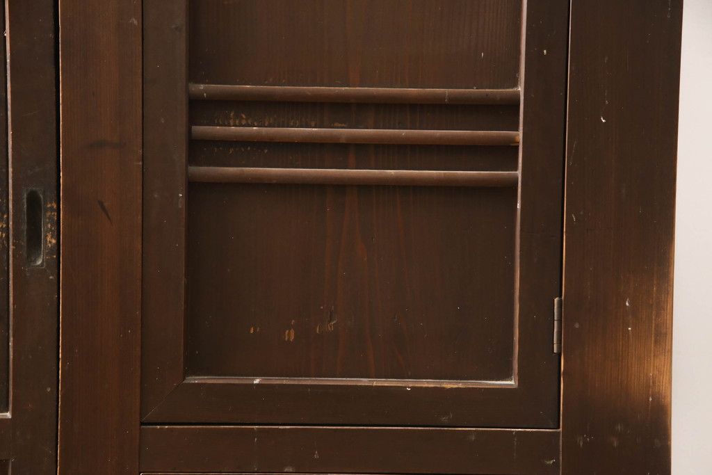 和製アンティーク　上質な空間を演出する水屋箪笥サイドボード(食器棚、戸棚、収納棚)(R-068821)