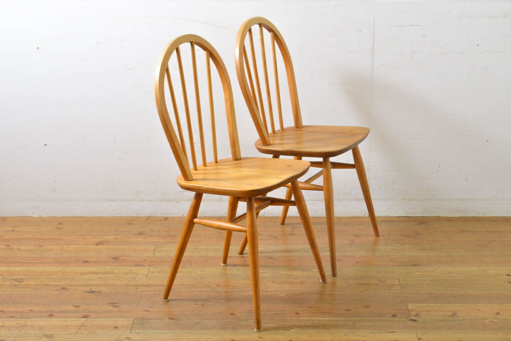 イギリスビンテージ　ERCOL(アーコール)　ナチュラルテイストのお部屋におすすめなフープバックチェア2脚セット(ダイニングチェア、ウィンザーチェア、ワークチェア、板座チェア、椅子、イス、ヴィンテージ、ウインザーチェア)(R-062206)