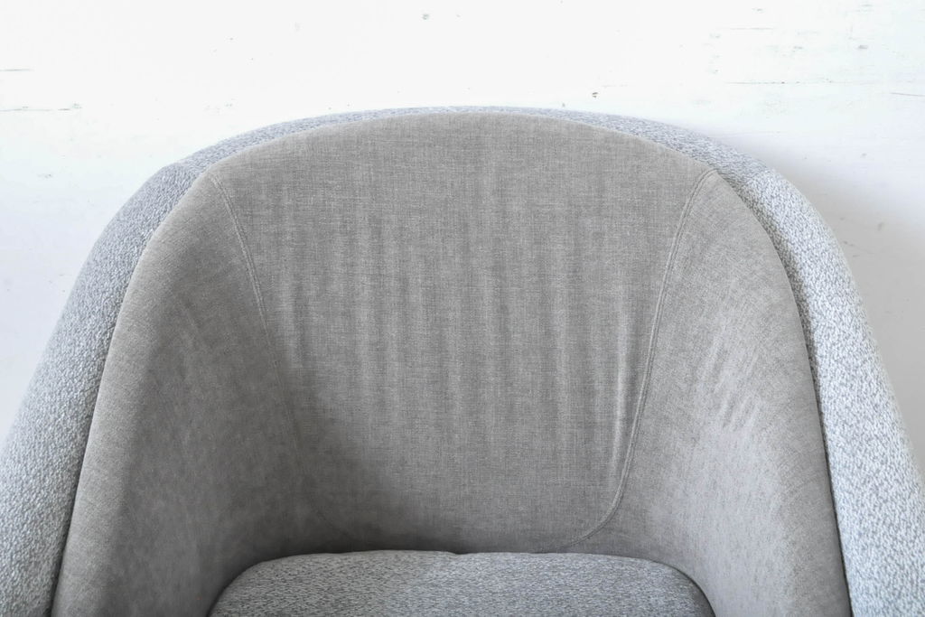 中古　イタリア　ミノッティ(Minotti)　フィルノワール(FIL NOIR)　洗練されたシルエットが美しいアームチェア(定価約70万円)(一人掛けソファ、1人掛け、イス)(R-061394)
