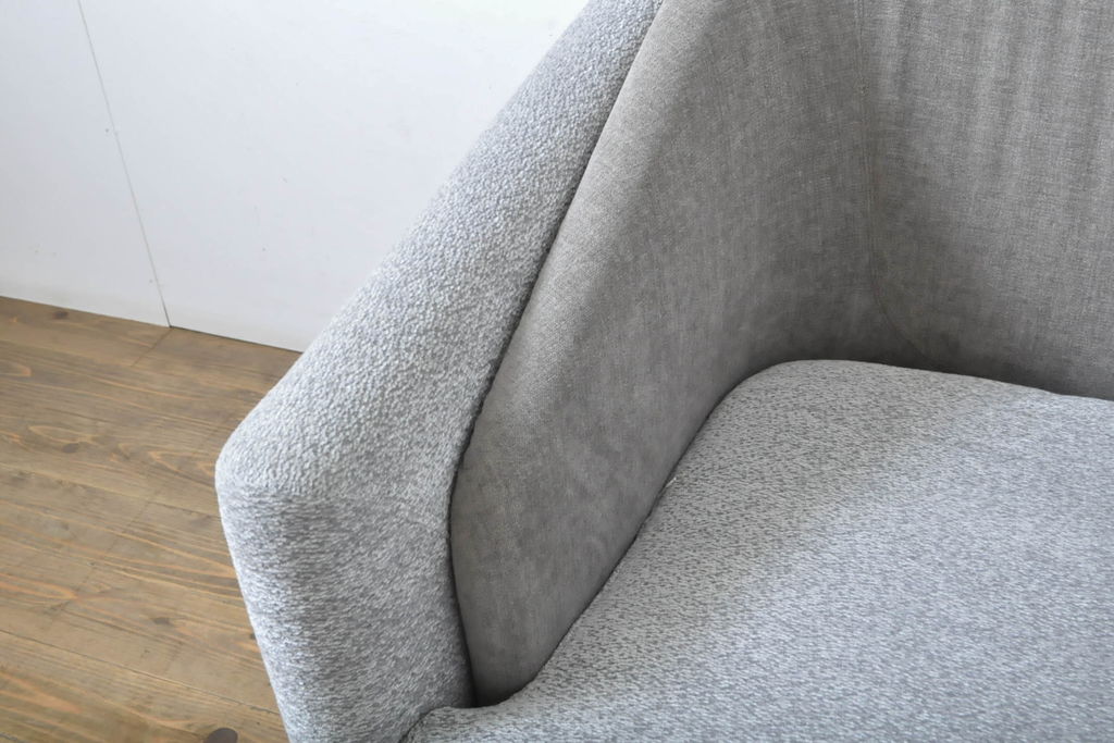 中古　イタリア　ミノッティ(Minotti)　フィルノワール(FIL NOIR)　洗練されたシルエットが美しいアームチェア(定価約70万円)(一人掛けソファ、1人掛け、イス)(R-061394)