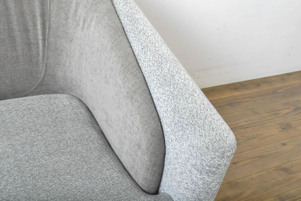中古　イタリア　ミノッティ(Minotti)　フィルノワール(FIL NOIR)　洗練されたシルエットが美しいアームチェア(定価約70万円)(一人掛けソファ、1人掛け、イス)(R-061394)