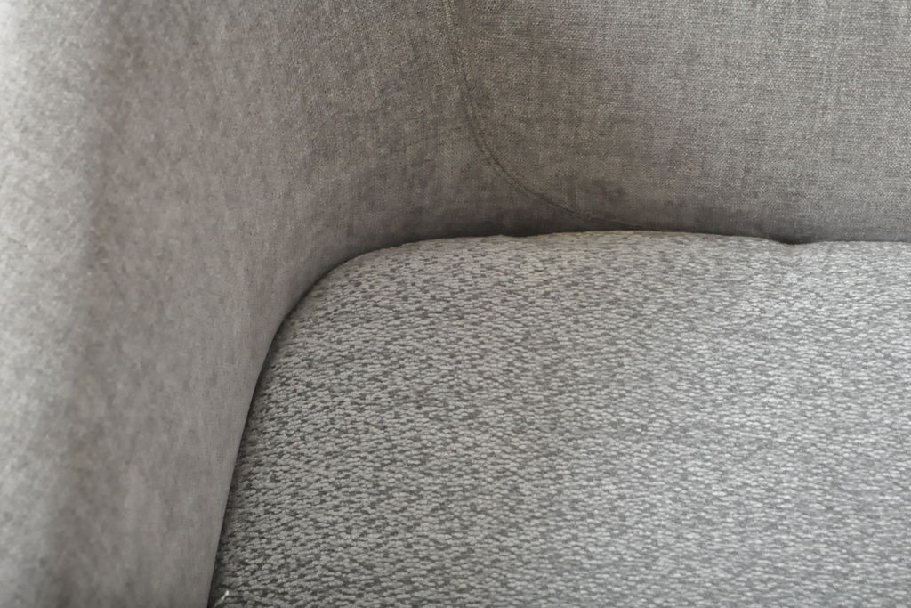 中古　イタリア　ミノッティ(Minotti)　フィルノワール(FIL NOIR)　洗練されたシルエットが美しいアームチェア(定価約70万円)(一人掛けソファ、1人掛け、イス)(R-061394)