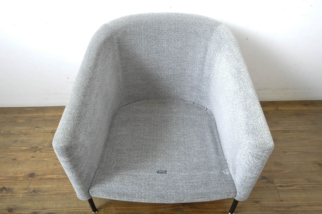 中古　イタリア　ミノッティ(Minotti)　フィルノワール(FIL NOIR)　洗練されたシルエットが美しいアームチェア(定価約70万円)(一人掛けソファ、1人掛け、イス)(R-061394)