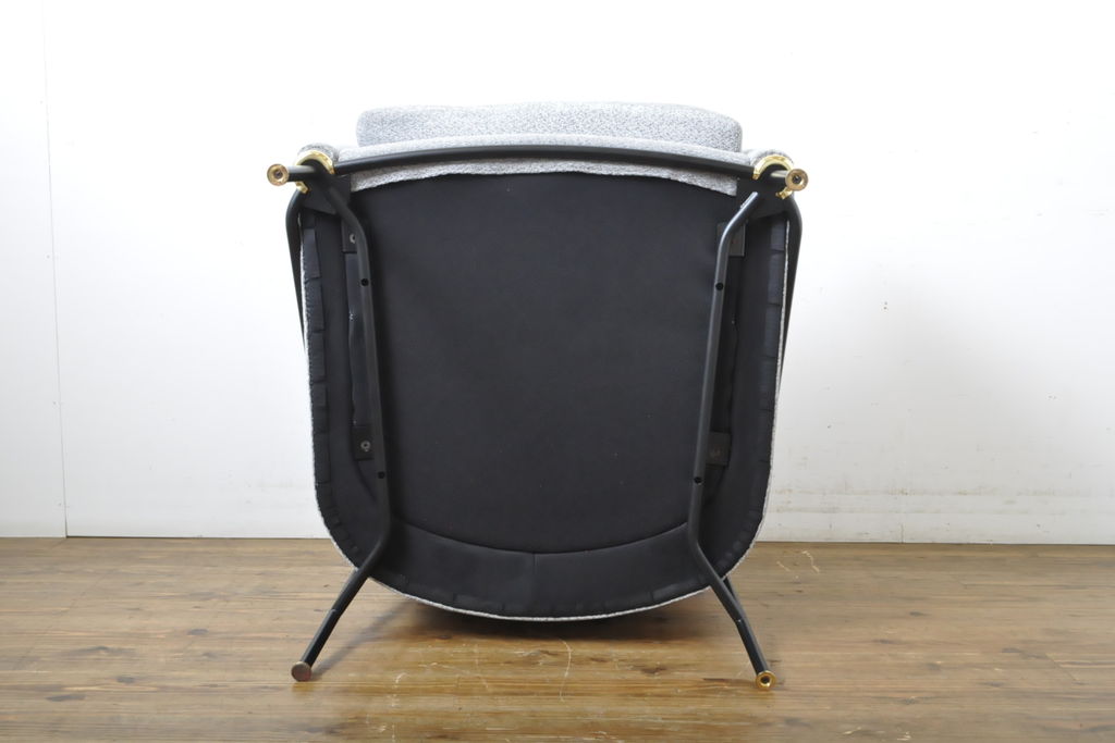 中古　イタリア　ミノッティ(Minotti)　フィルノワール(FIL NOIR)　洗練されたシルエットが美しいアームチェア(定価約70万円)(一人掛けソファ、1人掛け、イス)(R-061394)