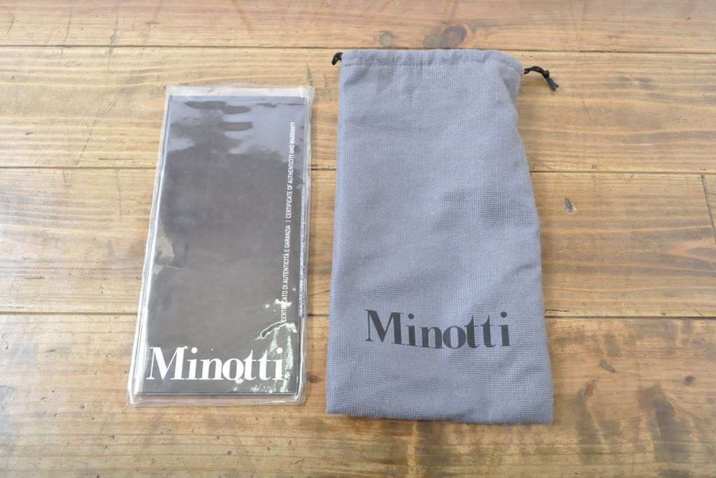 中古　イタリア　ミノッティ(Minotti)　フィルノワール(FIL NOIR)　洗練されたシルエットが美しいアームチェア(定価約70万円)(一人掛けソファ、1人掛け、イス)(R-061394)
