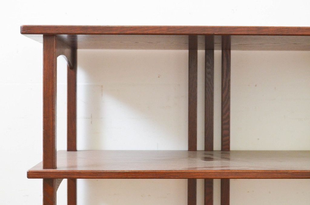 和製ビンテージ　シンプルなデザインが取り入れやすい古いタモ材の飾り棚(茶棚、収納棚、ブックシェルフ、オープンシェルフ、ディスプレイラック、ヴィンテージ)(R-069377)