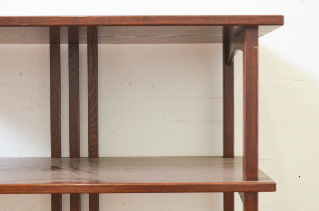 和製ビンテージ　シンプルなデザインが取り入れやすい古いタモ材の飾り棚(茶棚、収納棚、ブックシェルフ、オープンシェルフ、ディスプレイラック、ヴィンテージ)(R-069377)