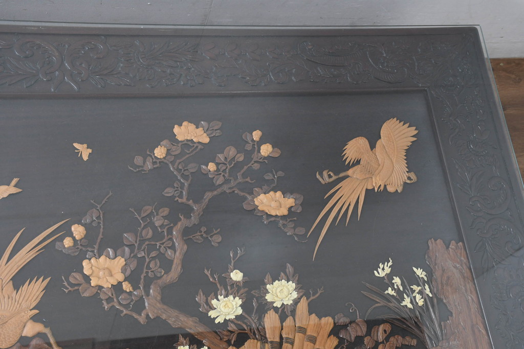 中古　超美品　民芸家具　総紫檀(シタン)彫刻　花鳥図と龍の総彫りが高級感たっぷりなガラス天板付き座卓(ローテーブル、センターテーブル、リビングテーブル)(R-083418)