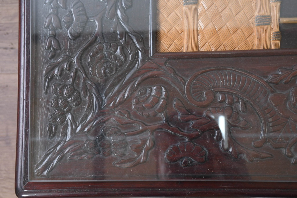 中古　超美品　民芸家具　総紫檀(シタン)彫刻　花鳥図と龍の総彫りが高級感たっぷりなガラス天板付き座卓(ローテーブル、センターテーブル、リビングテーブル)(R-083418)