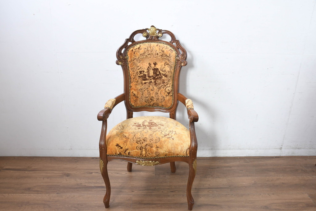 中古　美品　高級輸入家具エクセレンテ取り扱い　ウォールナットXゴールド　バロッコ(バロック)　繊細な彫刻が施された装飾が優雅な雰囲気を醸し出すアームチェア(サロンチェア、椅子、イス、バラ売り可能)(定価4脚で約49万円)(R-083247)