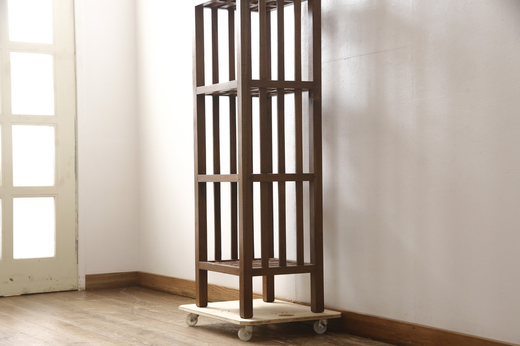 中古　希少な絶版品!　美品　アジアン家具　ヒッカドゥワ(HIKKA DUWA)　チーク材　シンプルな縦型飾り棚(オープンラック、オープンシェルフ)(R-058369)