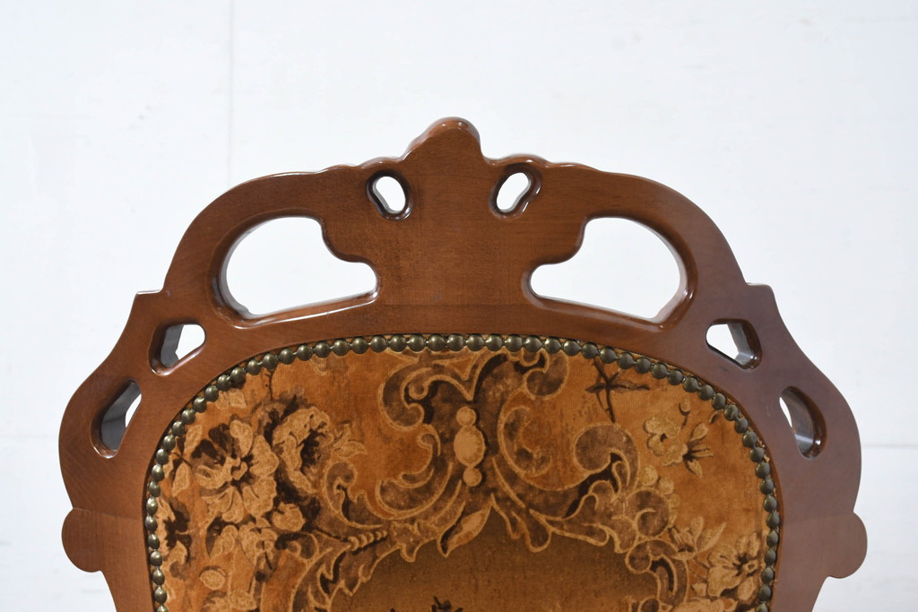 中古　美品　高級輸入家具エクセレンテ取り扱い　ウォールナットXゴールド　バロッコ(バロック)　繊細な彫刻が施された装飾が優雅な雰囲気を醸し出すアームチェア(サロンチェア、椅子、イス、バラ売り可能)(定価4脚で約49万円)(R-083247)