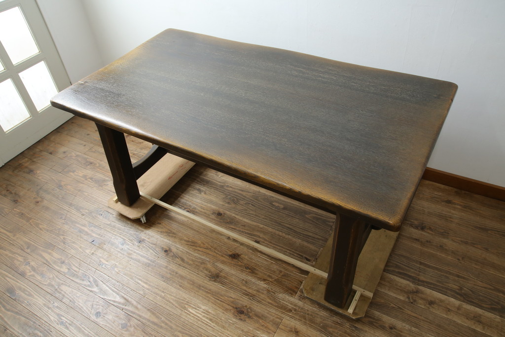 中古　美品　飛騨産業　キツツキ　PROVINCIAL(プロヴィンシャル・プロビンシャル)シリーズ　P31　オーク材　どっしりとした堅牢なつくりと素朴な佇まいが魅力のタバーンテーブル(ダイニングテーブル、4人掛け、6人掛け、食卓、作業台)(R-083318)