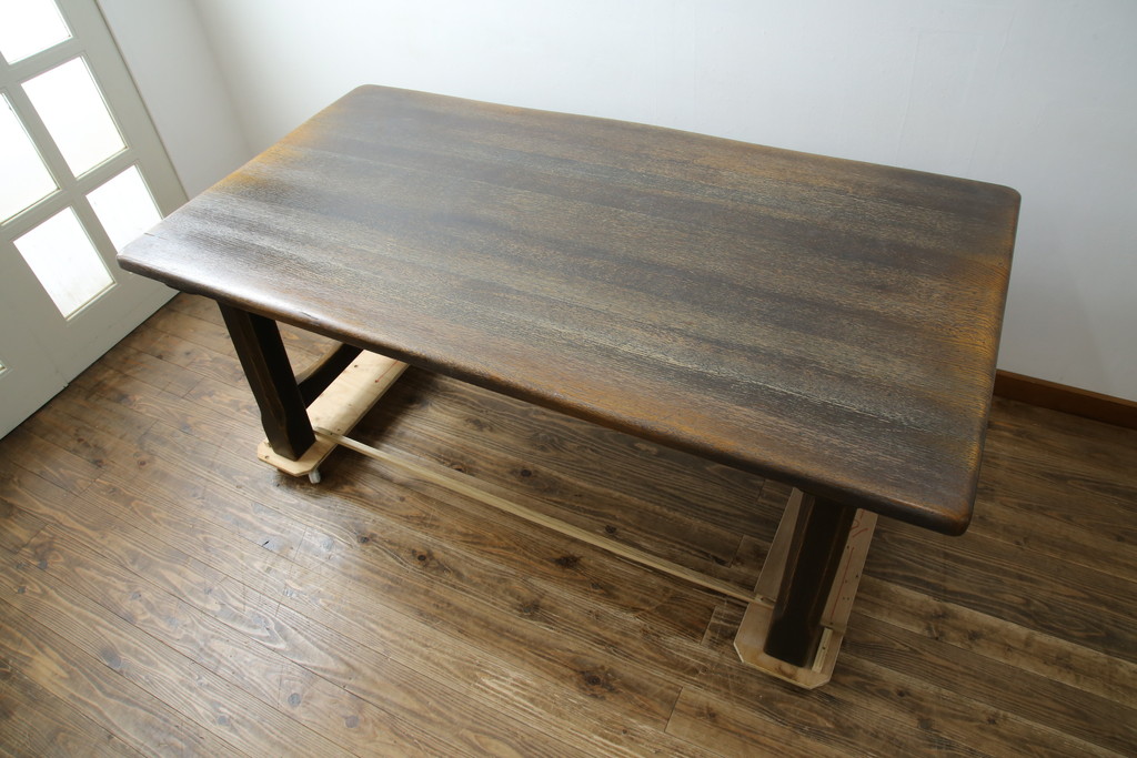 中古　美品　飛騨産業　キツツキ　PROVINCIAL(プロヴィンシャル・プロビンシャル)シリーズ　P32　オーク材　どっしりとした堅牢なつくりと素朴な佇まいが魅力のタバーンテーブル(ダイニングテーブル、4人掛け、6人掛け、食卓、作業台)(R-083319)