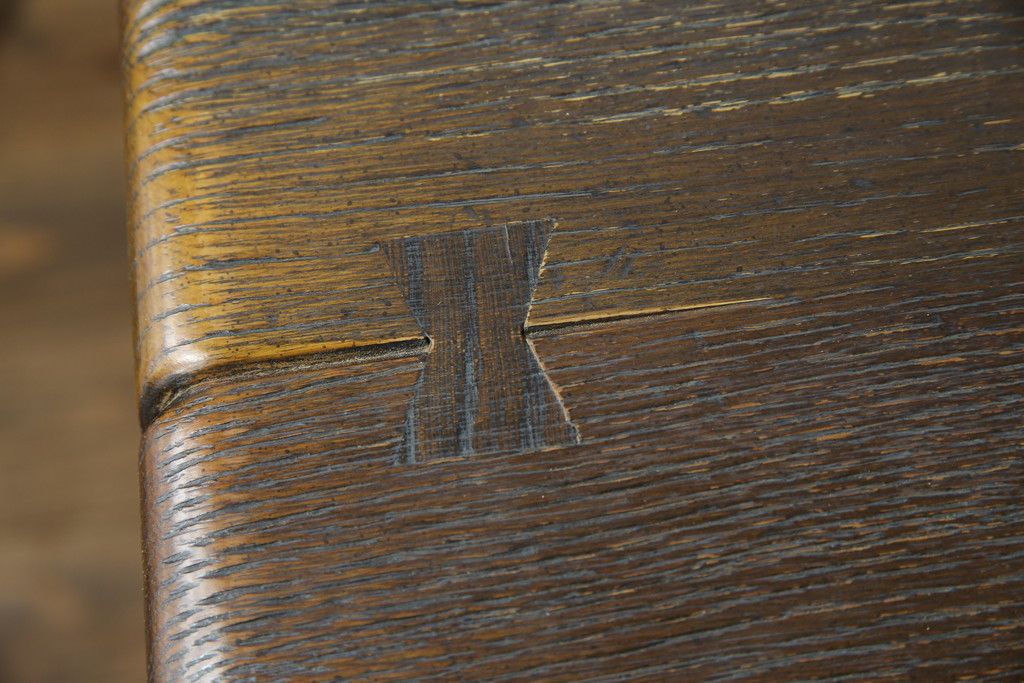中古　美品　飛騨産業　キツツキ　PROVINCIAL(プロヴィンシャル・プロビンシャル)シリーズ　P32　オーク材　どっしりとした堅牢なつくりと素朴な佇まいが魅力のタバーンテーブル(ダイニングテーブル、4人掛け、6人掛け、食卓、作業台)(R-083319)