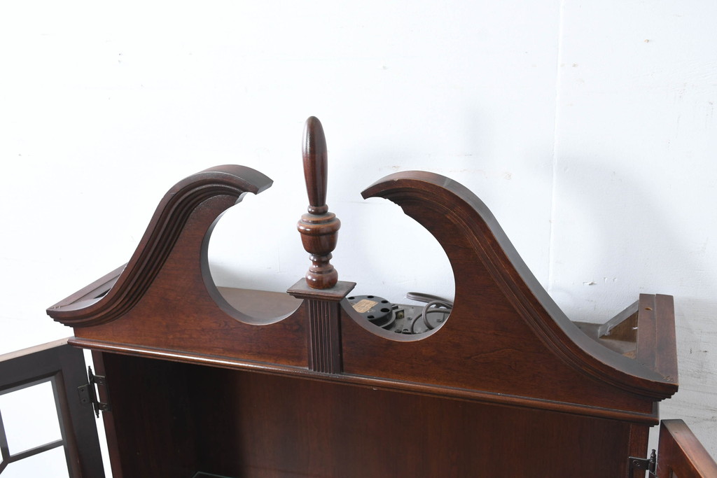 アメリカビンテージ　老舗工房　Jasper Cabinet(ジャスパーキャビネット)社　クラッシックデザインの小振りなビューローブックケース(ライディングビューロー、ライティングデスク、机、ワークデスク、本箱、本棚、飾り棚、収納棚、戸棚、引き出し、在宅用、在宅ワーク用、簿記机、ヴィンテージ)(R-083374)