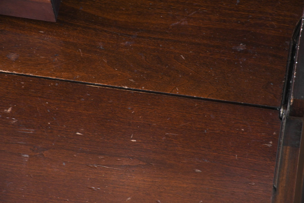 アメリカビンテージ　老舗工房　Jasper Cabinet(ジャスパーキャビネット)社　クラッシックデザインの小振りなビューローブックケース(ライディングビューロー、ライティングデスク、机、ワークデスク、本箱、本棚、飾り棚、収納棚、戸棚、引き出し、在宅用、在宅ワーク用、簿記机、ヴィンテージ)(R-083374)