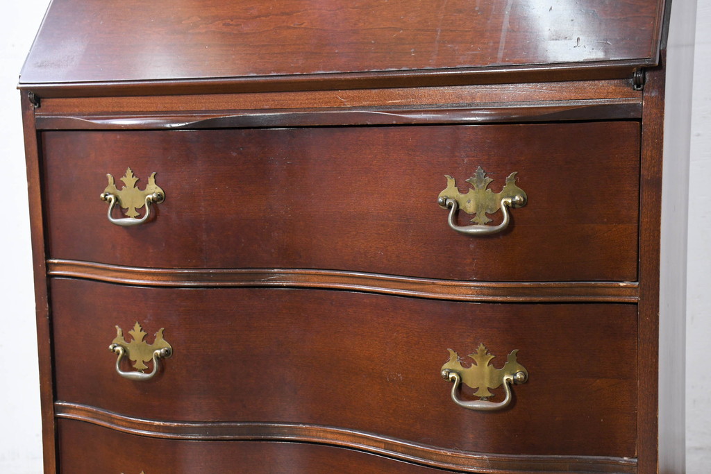 アメリカビンテージ　老舗工房　Jasper Cabinet(ジャスパーキャビネット)社　クラッシックデザインの小振りなビューローブックケース(ライディングビューロー、ライティングデスク、机、ワークデスク、本箱、本棚、飾り棚、収納棚、戸棚、引き出し、在宅用、在宅ワーク用、簿記机、ヴィンテージ)(R-083374)