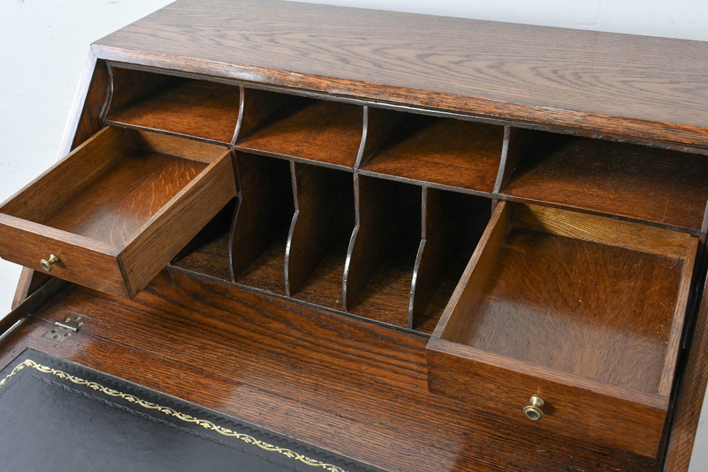 イギリスアンティーク　超美品　Lloyd’s Antiques(ロイズアンティークス)取り扱い　控えめな装飾が取り入れやすいオーク材ライディングビューロー(簿記机、ワークデスク、ビューローデスク、在宅用、在宅ワーク用、サイドチェスト、引き出し、英国)(R-083263)