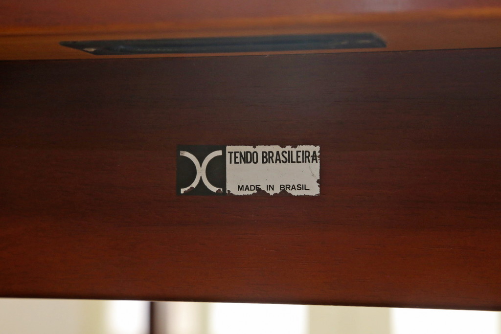和製ビンテージ　天童木工(Tendo)　希少な廃版品　BRASILEIRA(ブラジレイラ)シリーズ　ローズウッド　シンプルなデザインで取り入れやすい天板伸長式ダイニングテーブル(エクステンションテーブル、食卓、　4人掛け、6人掛け、ヴィンテージ)(R-075499)