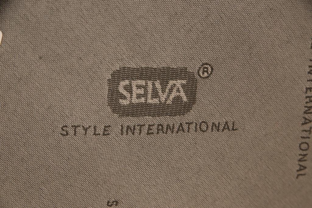 中古　イタリア高級家具　SELVA(セルバ)　本革　品のある佇まいが美しい1人掛けソファ(定価約43万円)(アームチェア、一人掛けソファ、椅子、イス)(R-053554)