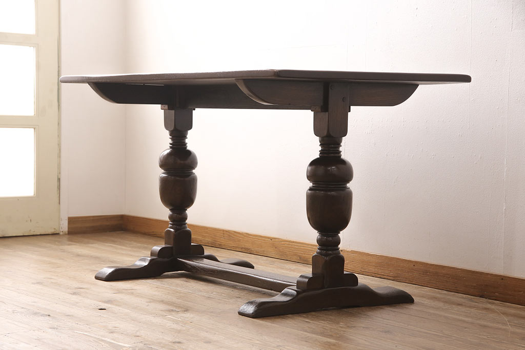 イギリスビンテージ　ニレ材　しなやかな質感のバルボスレッグのダイニングテーブル(カフェテーブル)(R-042206)