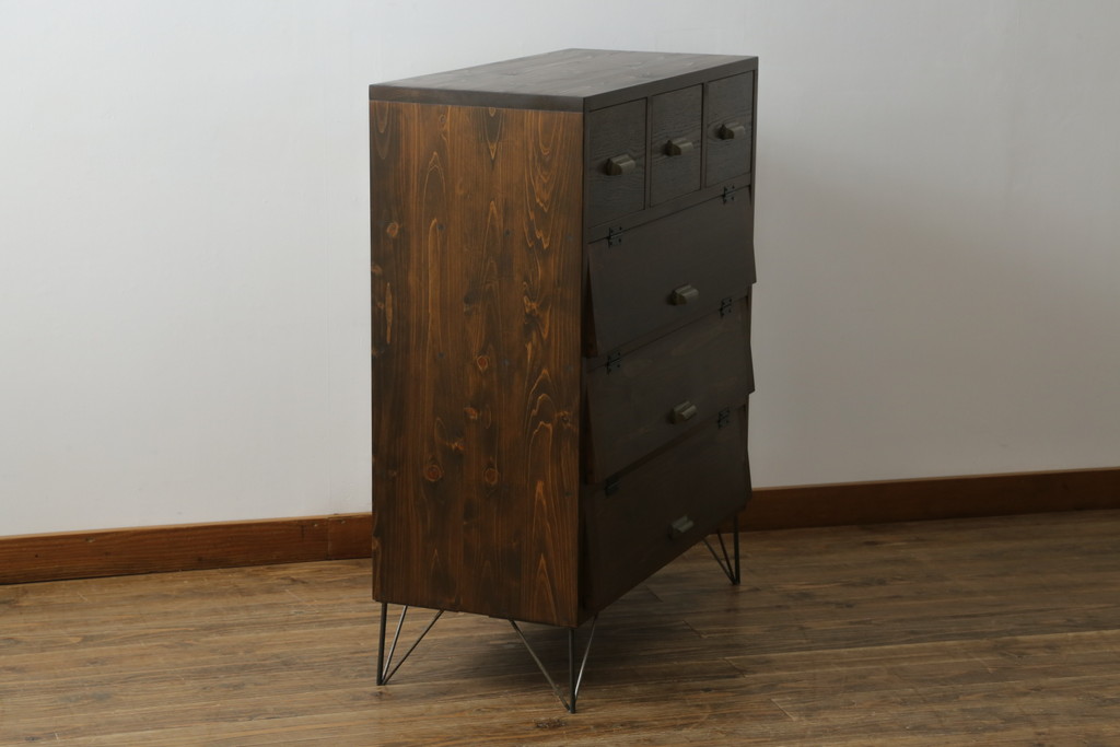 中古　ラフジュ工房オリジナル　深い木の色味と美しい木目が魅力的なパタパタ収納棚(下駄箱、ロッカー、キャビネット、戸棚)(R-076492)