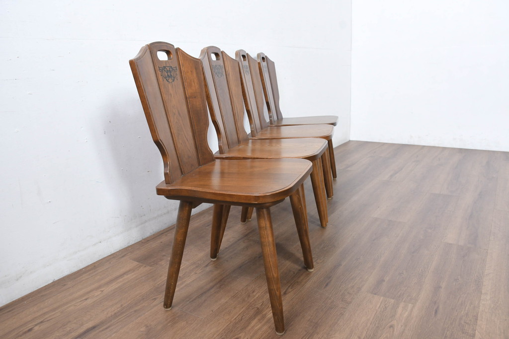 中古　美品　希少な絶版品!!　カリモク家具(karimoku)　ルスティック(RUSTIC)　オーク材　カントリースタイルの空間づくりにおすすめなダイニングチェア4脚セット(板座チェア、椅子、イス、バラ売り可能)(R-083257)