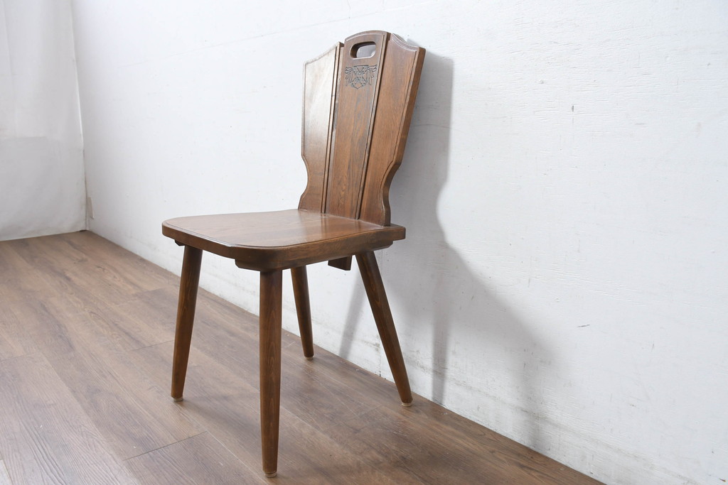 中古　美品　希少な絶版品!!　カリモク家具(karimoku)　ルスティック(RUSTIC)　オーク材　カントリースタイルの空間づくりにおすすめなダイニングチェア4脚セット(板座チェア、椅子、イス、バラ売り可能)(R-083257)