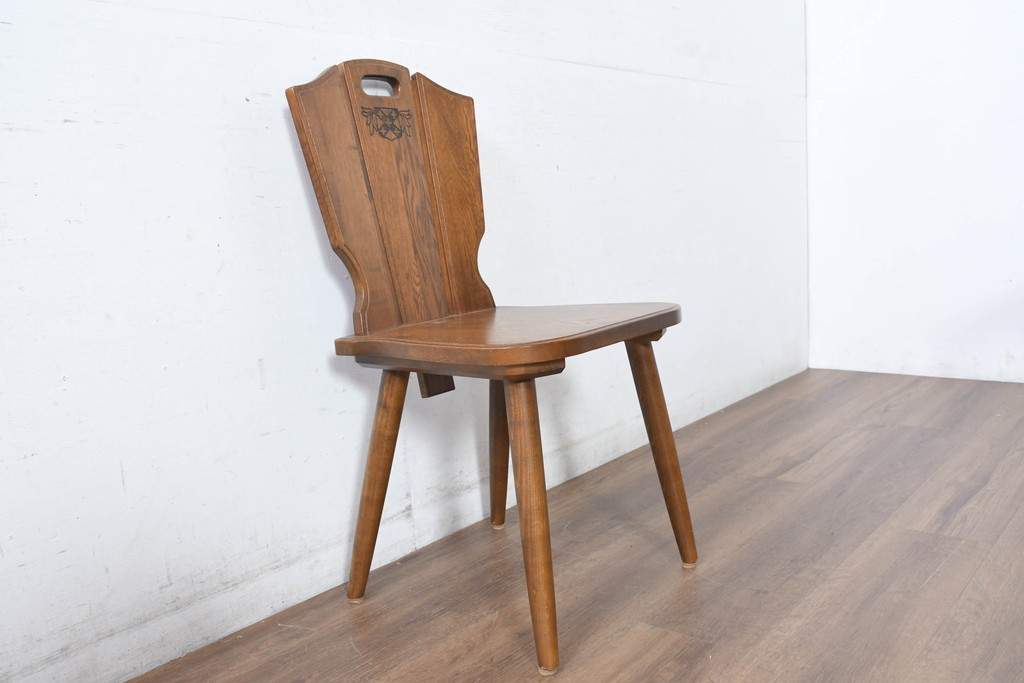 中古　美品　希少な絶版品!!　カリモク家具(karimoku)　ルスティック(RUSTIC)　オーク材　カントリースタイルの空間づくりにおすすめなダイニングチェア4脚セット(板座チェア、椅子、イス、バラ売り可能)(R-083257)