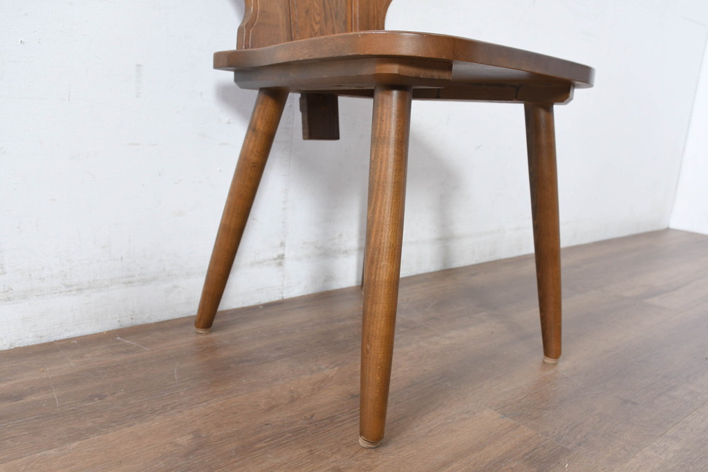 中古　美品　希少な絶版品!!　カリモク家具(karimoku)　ルスティック(RUSTIC)　オーク材　カントリースタイルの空間づくりにおすすめなダイニングチェア4脚セット(板座チェア、椅子、イス、バラ売り可能)(R-083257)
