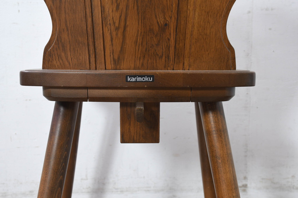 中古　美品　希少な絶版品!!　カリモク家具(karimoku)　ルスティック(RUSTIC)　オーク材　カントリースタイルの空間づくりにおすすめなダイニングチェア4脚セット(板座チェア、椅子、イス、バラ売り可能)(R-083257)