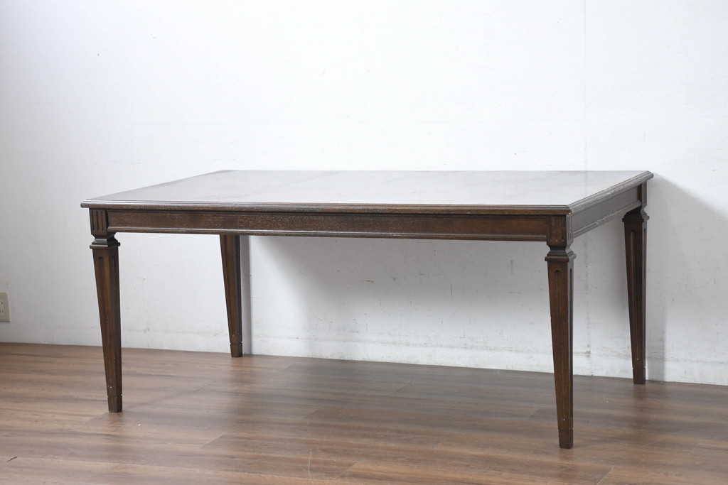 中古　カリモク家具(karimoku)　domani(ドマーニ)　QUEENS LIFE (クイーンズライフ)　ヒッコリーブラウン　落ち着いた色合いと細部に宿る丁寧な作りがお部屋を優雅に演出するダイニングテーブル(食卓、4人掛け、4人用)(定価約32万円)(R-083232)