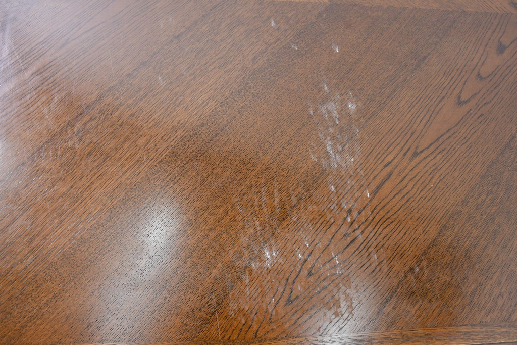 中古　カリモク家具(karimoku)　domani(ドマーニ)　QUEENS LIFE (クイーンズライフ)　ヒッコリーブラウン　落ち着いた色合いと細部に宿る丁寧な作りがお部屋を優雅に演出するダイニングテーブル(食卓、4人掛け、4人用)(定価約32万円)(R-083232)