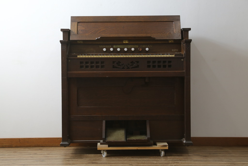 ジャンク品　和製アンティーク　昭和初期　YAMAHA(山葉・ヤマハ)　クラシカルなデザインが目を引く上質な楢(ナラ)材のオルガン(オブジェ、ディスプレイ)(R-083123)
