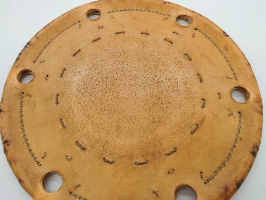 金の松の図が見事な小鼓(金蒔絵、つづみ、鼓胴、革一組2枚、調緒、横調べ、縦調べ、小締、和楽器、打楽器、雅楽、能楽)(R-076855)