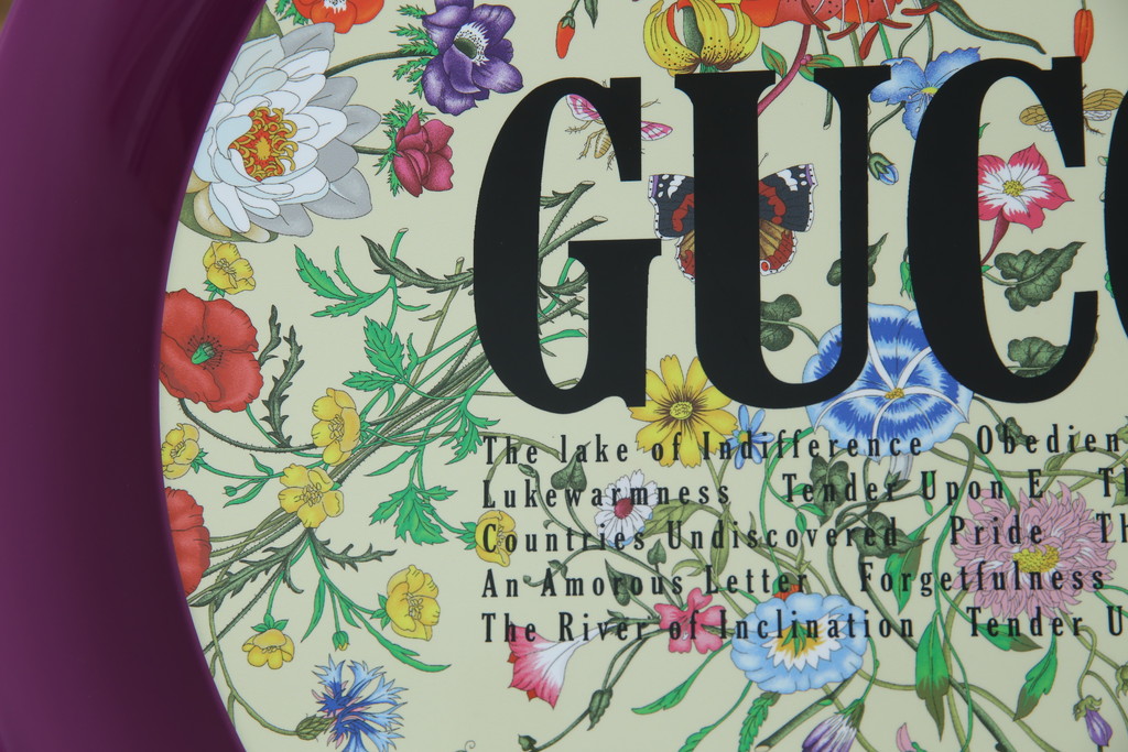 中古　超美品!!　GUCCI(グッチ)　Flora(フローラ)プリント　インテリアに映えるフォールディングメタルトレイ(サイドテーブル、花台、飾り台)(定価約25万7千円)(R-083321)